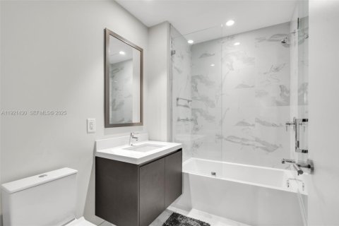 Купить кондоминиум в Майами, Флорида 2 спальни, 144.83м2, № 1986449 - фото 18