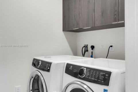 Купить кондоминиум в Майами, Флорида 2 спальни, 144.83м2, № 1986449 - фото 21