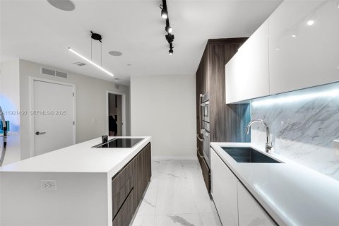 Купить кондоминиум в Майами, Флорида 2 спальни, 144.83м2, № 1986449 - фото 9