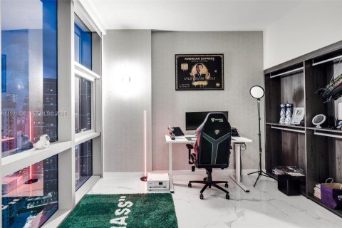 Купить кондоминиум в Майами, Флорида 2 спальни, 144.83м2, № 1986449 - фото 17