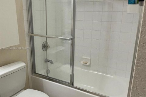 Condominio en alquiler en Davie, Florida, 3 dormitorios, 102.47 m2 № 1949794 - foto 18