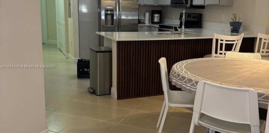 Condominio en Davie, Florida, 3 dormitorios № 1949794