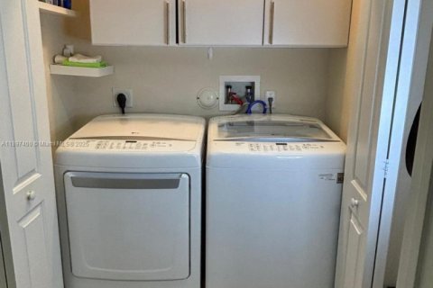 Condominio en alquiler en Davie, Florida, 3 dormitorios, 102.47 m2 № 1949794 - foto 24