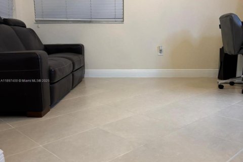 Condominio en alquiler en Davie, Florida, 3 dormitorios, 102.47 m2 № 1949794 - foto 13