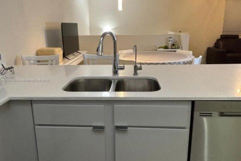 Condominio en alquiler en Davie, Florida, 3 dormitorios, 102.47 m2 № 1949794 - foto 4