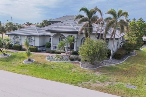 Villa ou maison à vendre à Punta Gorda, Floride: 3 chambres, 326.37 m2 № 1541878 - photo 16