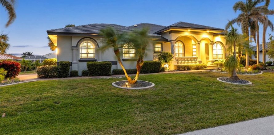 Villa ou maison à Punta Gorda, Floride 3 chambres, 326.37 m2 № 1541878
