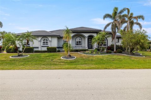 Villa ou maison à vendre à Punta Gorda, Floride: 3 chambres, 326.37 m2 № 1541878 - photo 14