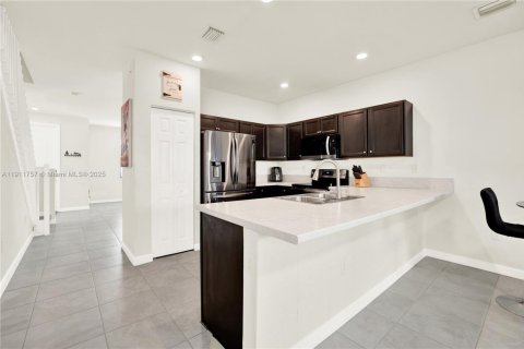 Touwnhouse à vendre à Homestead, Floride: 3 chambres, 141.58 m2 № 1966801 - photo 17