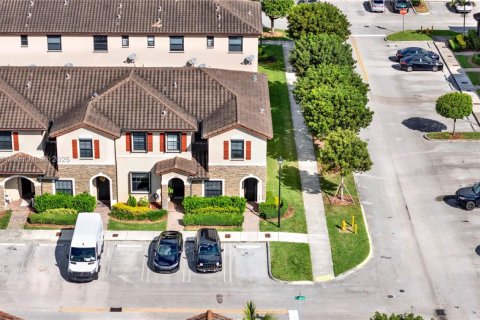 Touwnhouse à vendre à Homestead, Floride: 3 chambres, 141.58 m2 № 1966801 - photo 3