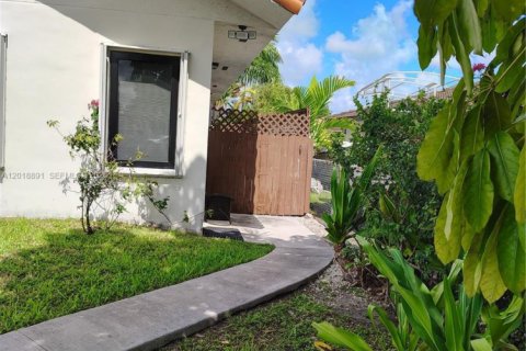 Villa ou maison à louer à Miami, Floride: 1 chambre, 55.74 m2 № 2182236 - photo 28