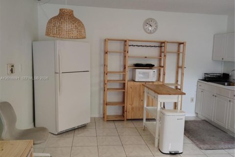 Villa ou maison à louer à Miami, Floride: 1 chambre, 55.74 m2 № 2182236 - photo 27