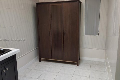 Villa ou maison à louer à Miami, Floride: 1 chambre, 55.74 m2 № 2182236 - photo 26