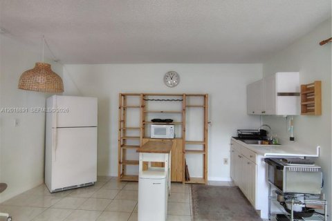 Villa ou maison à louer à Miami, Floride: 1 chambre, 55.74 m2 № 2182236 - photo 5