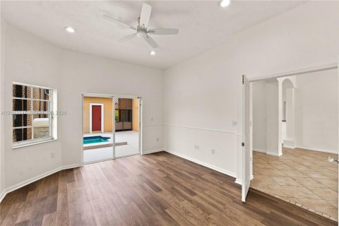House in Coral Springs, Florida 4 bedrooms, 229.65 sq.m. № 2357213 - photo 15