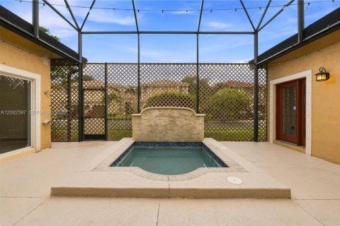 House in Coral Springs, Florida 4 bedrooms, 229.65 sq.m. № 2357213 - photo 5