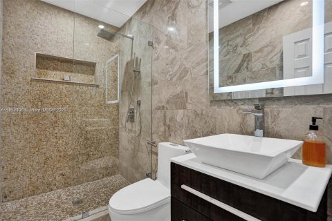 Casa en venta en Cutler Bay, Florida, 4 dormitorios, 231.33 m2 № 2053516 - foto 6