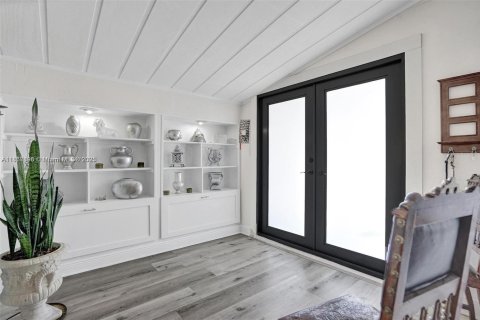 Casa en venta en Cutler Bay, Florida, 4 dormitorios, 231.33 m2 № 2053516 - foto 2