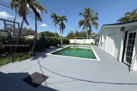 Casa en venta en Cutler Bay, Florida, 4 dormitorios, 231.33 m2 № 2053516 - foto 14