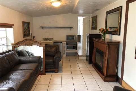 Casa en venta en Cutler Bay, Florida, 4 dormitorios, 231.33 m2 № 2053516 - foto 15