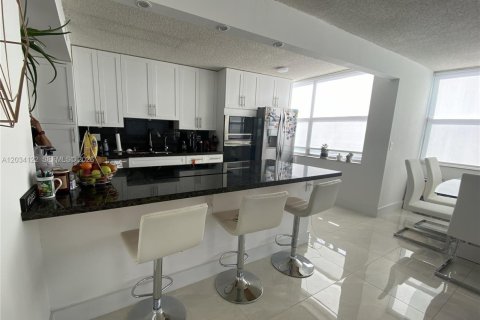 Condo in Miami, Florida, 2 bedrooms № 2086521