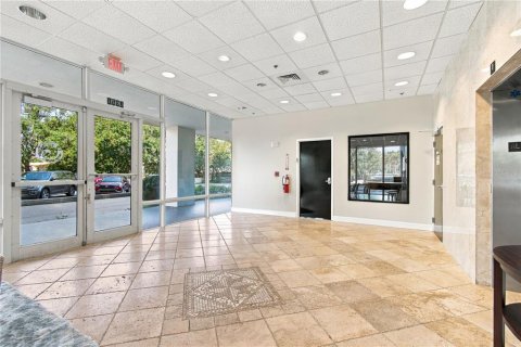 Immobilier commercial à vendre à Valrico, Floride: 1862.69 m2 № 2425279 - photo 5