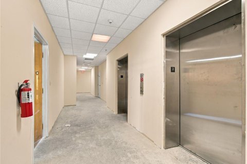 Immobilier commercial à vendre à Valrico, Floride: 1862.69 m2 № 2425279 - photo 22
