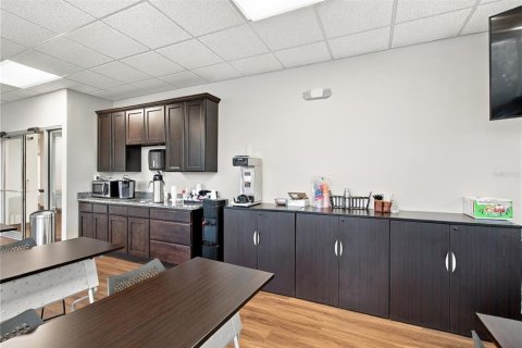 Immobilier commercial à vendre à Valrico, Floride: 1862.69 m2 № 2425279 - photo 11