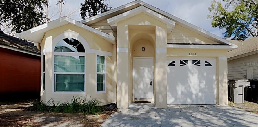 House in Apopka, Florida 3 bedrooms, 103.12 sq.m. № 2221764