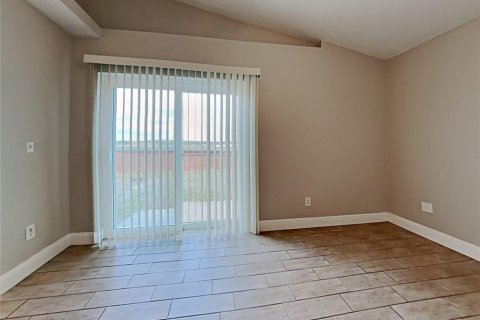 House in Apopka, Florida 3 bedrooms, 103.12 sq.m. № 2221764 - photo 17