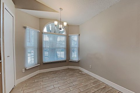 House in Apopka, Florida 3 bedrooms, 103.12 sq.m. № 2221764 - photo 15