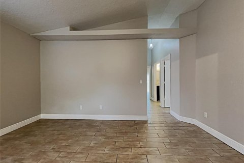 House in Apopka, Florida 3 bedrooms, 103.12 sq.m. № 2221764 - photo 14