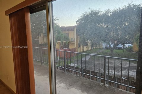 Condominio en venta en Miami, Florida, 3 dormitorios, 161.37 m2 № 1937472 - foto 15