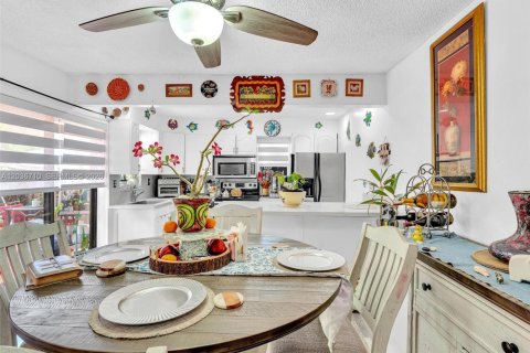 Adosado en venta en Pembroke Park, Florida, 2 dormitorios, 97.18 m2 № 2154293 - foto 9