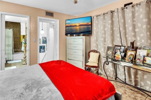 Adosado en venta en Pembroke Park, Florida, 2 dormitorios, 97.18 m2 № 2154293 - foto 26