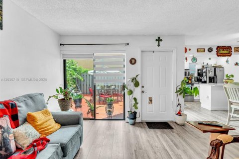 Adosado en venta en Pembroke Park, Florida, 2 dormitorios, 97.18 m2 № 2154293 - foto 7