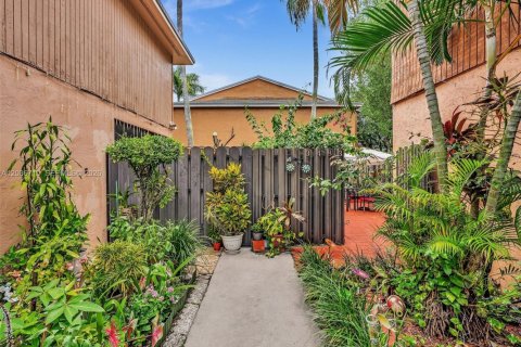 Adosado en venta en Pembroke Park, Florida, 2 dormitorios, 97.18 m2 № 2154293 - foto 3
