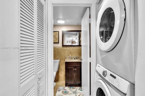 Adosado en venta en Pembroke Park, Florida, 2 dormitorios, 97.18 m2 № 2154293 - foto 19