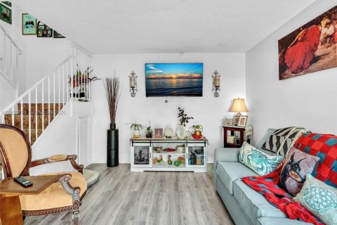 Adosado en venta en Pembroke Park, Florida, 2 dormitorios, 97.18 m2 № 2154293 - foto 6