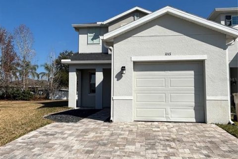 Adosado en Kissimmee, Florida 4 dormitorios, 151.06 m2 № 2205171