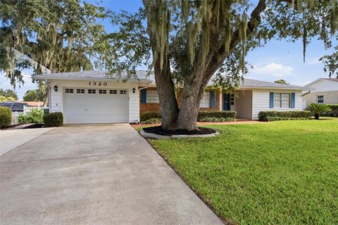Villa ou maison à Leesburg, Floride 3 chambres, 177.63 m2 № 2398269