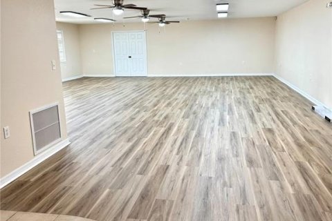 Propiedad comercial en alquiler en Lake Placid, Florida, 159.98 m2 № 1829858 - foto 15