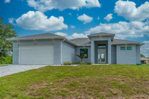 Villa ou maison à Lehigh Acres, Floride 3 chambres, 167.69 m2 № 2182616