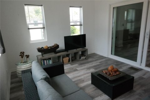 Apartment in Saint Petersburg, Florida 2 bedrooms, 85.93 sq.m. № 1777349 - photo 13