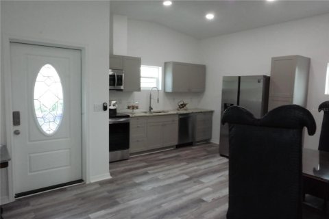 Apartment in Saint Petersburg, Florida 2 bedrooms, 85.93 sq.m. № 1777349 - photo 8