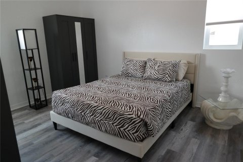 Apartment in Saint Petersburg, Florida 2 bedrooms, 85.93 sq.m. № 1777349 - photo 18