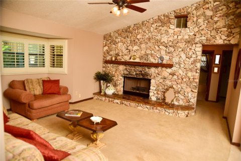 House in Longwood, Florida 3 bedrooms, 191.94 sq.m. № 1910269 - photo 15