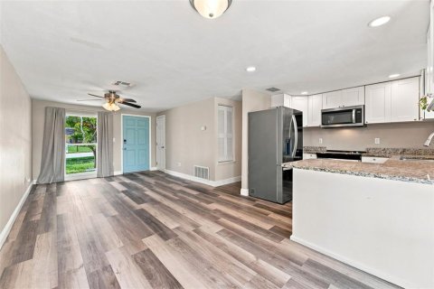 Villa ou maison à vendre à Clearwater, Floride: 3 chambres, 83.61 m2 № 2354643 - photo 11