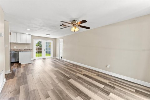 Villa ou maison à vendre à Clearwater, Floride: 3 chambres, 83.61 m2 № 2354643 - photo 8