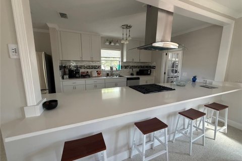 House in Saint Pete Beach, Florida 3 bedrooms, 151.06 sq.m. № 2233811 - photo 5